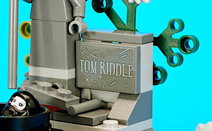 TOM RIDDLE
