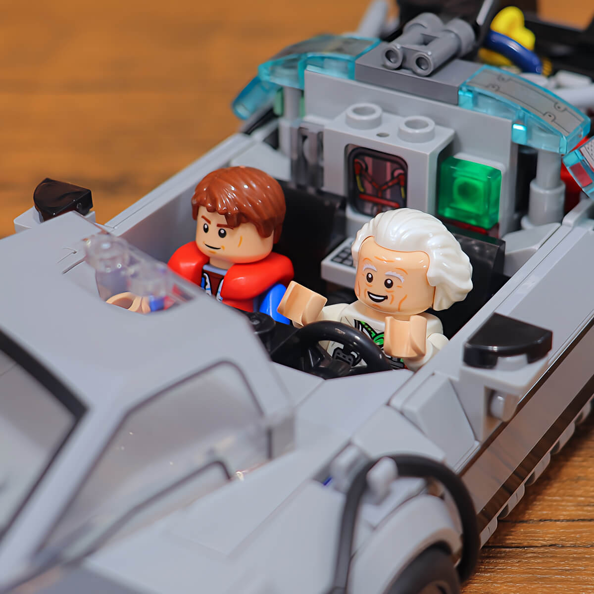 二人乗りの車内